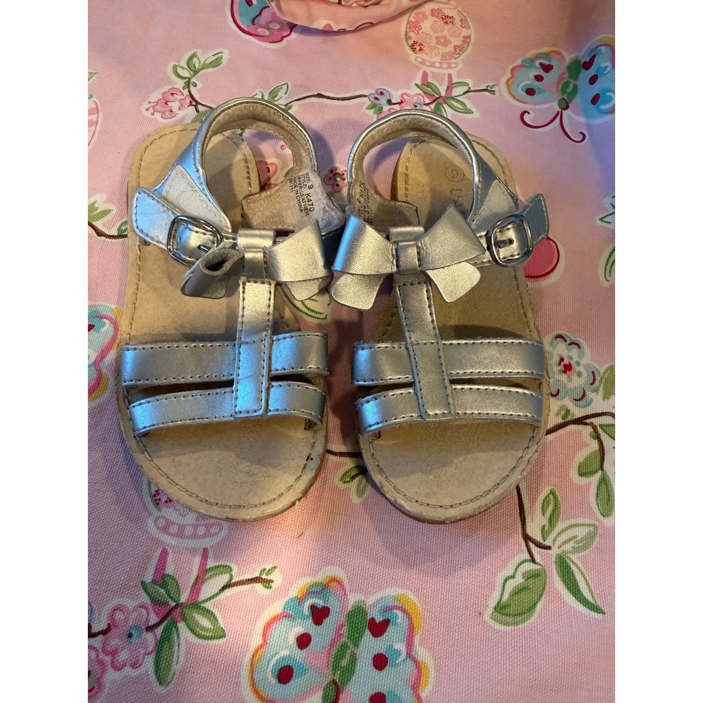 L'Amour Girls Silver Leather Bow T-Strap Sandals Size 9 K470 Metallic Shoes